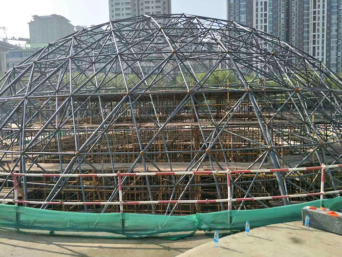 桦甸球形网架钢结构施工